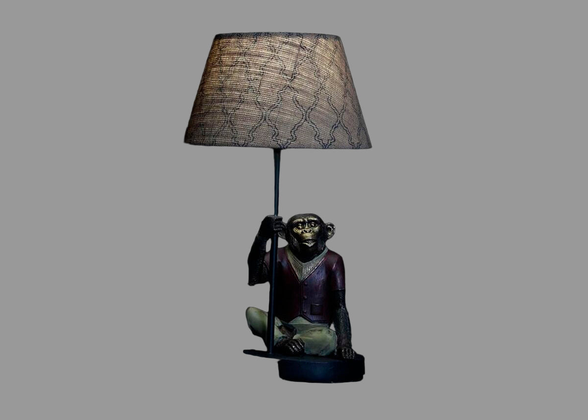 Bordslampa Apa i kolonial stil